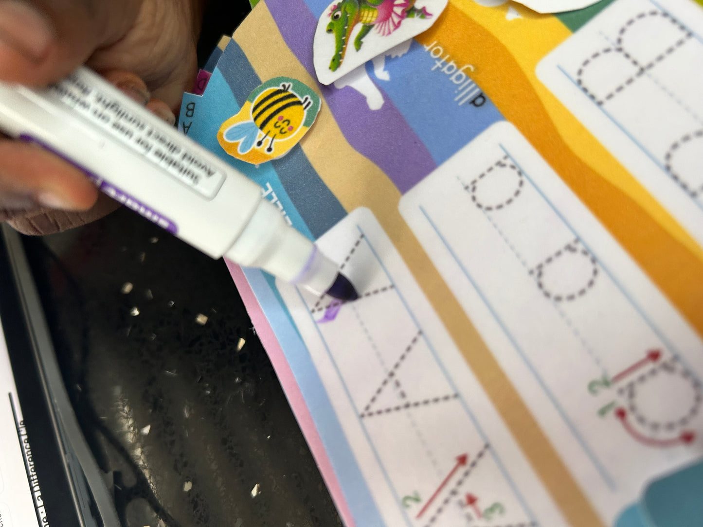FUN ALPHABET : JE DÉCOUVRE, J’APPRENDS ET JE M’AMUSE